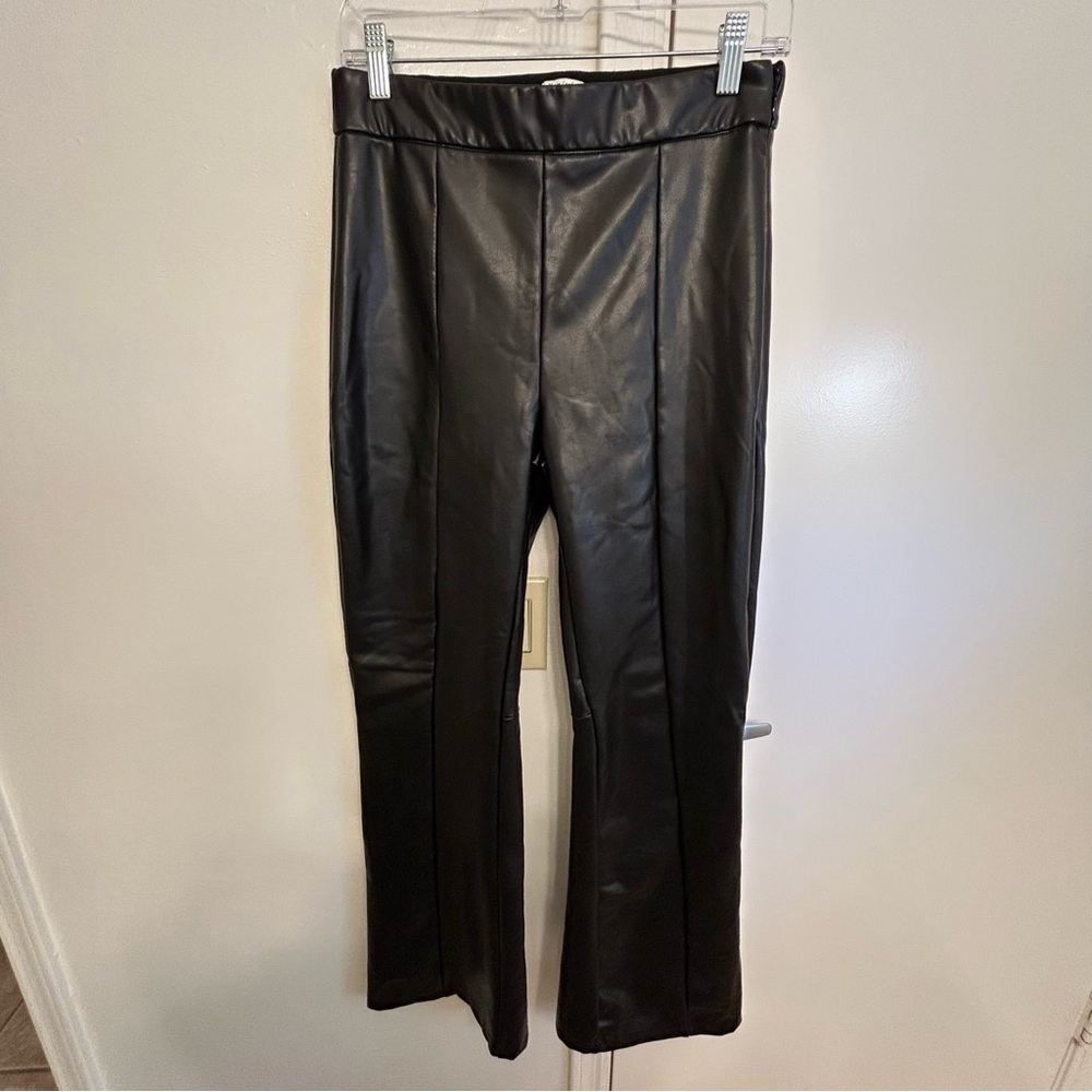 Abercrombie & Fitch Vegan Leather Slim Kick Out Pants Black Size Medium